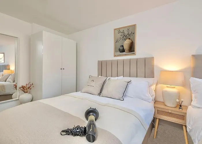 Apartment The Ivory Nook, Cozy & Spacious, Sleeps 8 *