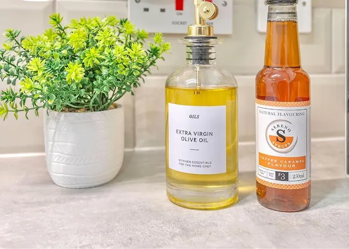 The Ivory Nook, Cozy & Spacious, Sleeps 8 * Leeds (West Yorkshire)