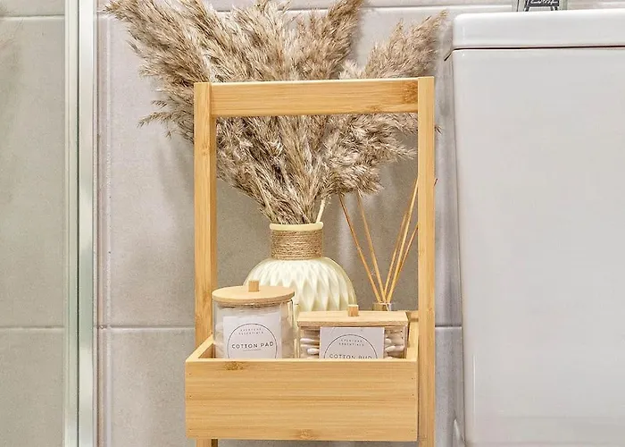 Apartment The Ivory Nook, Cozy & Spacious, Sleeps 8 *