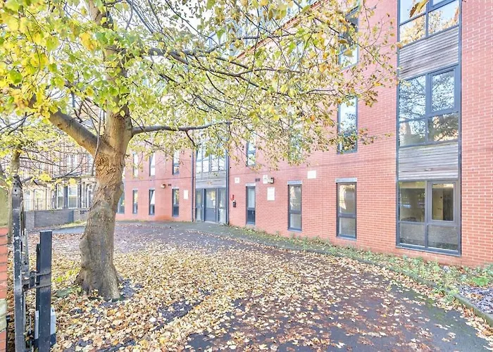 The Ivory Nook, Cozy & Spacious, Sleeps 8 * Leeds (West Yorkshire)