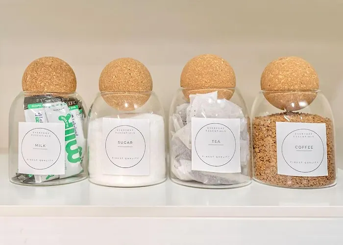 The Ivory Nook, Cozy & Spacious, Sleeps 8 Apartment Leeds (West Yorkshire)