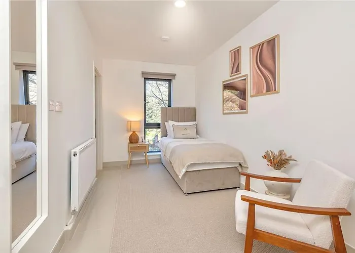 The Ivory Nook, Cozy & Spacious, Sleeps 8 Apartment