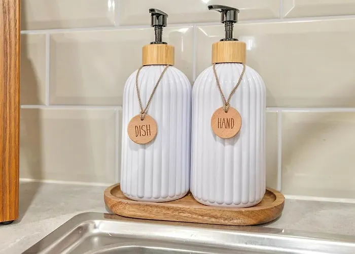 The Ivory Nook, Cozy & Spacious, Sleeps 8 Apartment