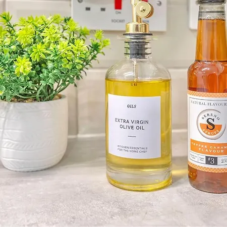 The Ivory Nook, Cozy & Spacious, Sleeps 8 * Лідс