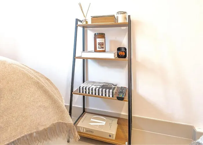 The Ivory Nook, Cozy & Spacious, Sleeps 8 * ليدز