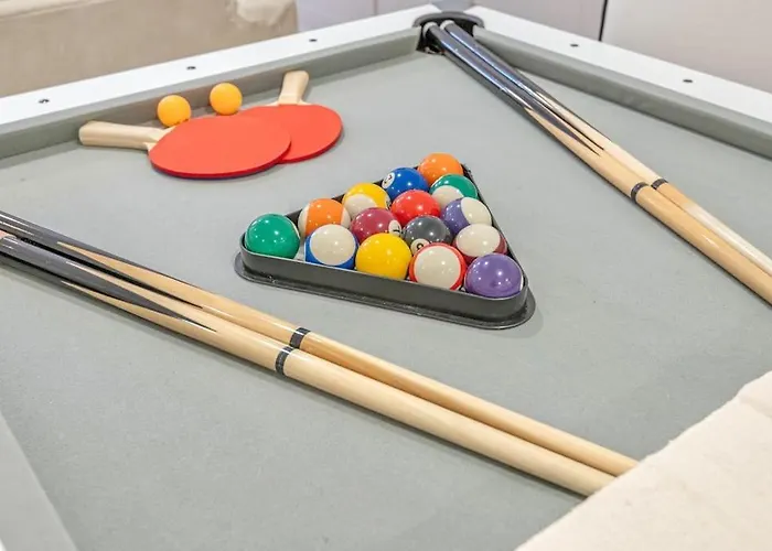 The Ivory Nook, Cozy & Spacious, Sleeps 8 ليدز