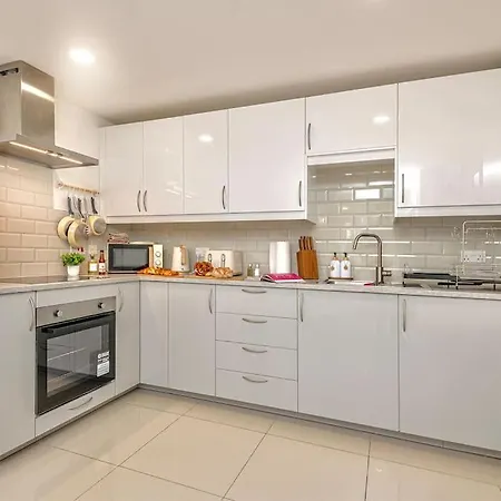 The Ivory Nook, Cozy & Spacious, Sleeps 8 *